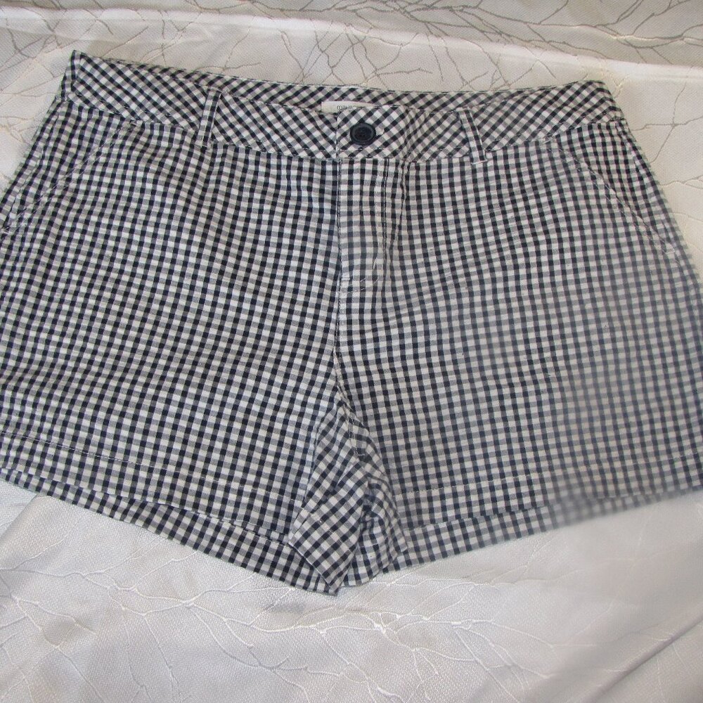 Blu/White Check Seersucker Shorts size 15/16